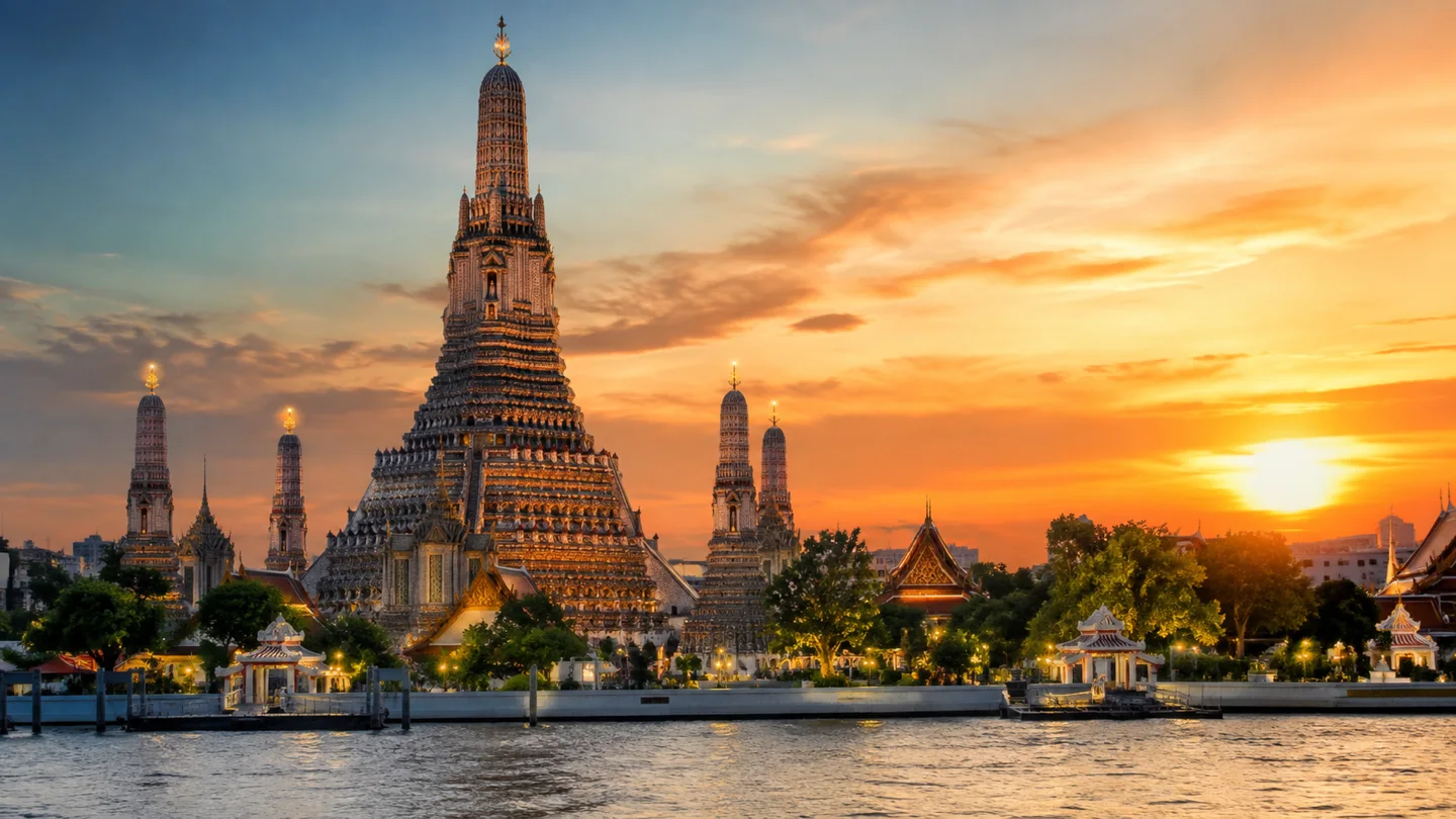 Wat Arun (Temple of Dawn) in Bangkok | Smiles To Miles
